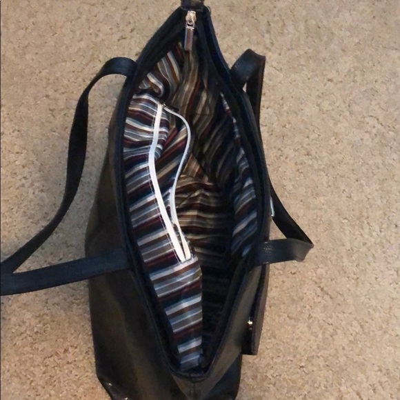 Cleo & Patek textured leather black shoulder bag - Picture 3 of 3